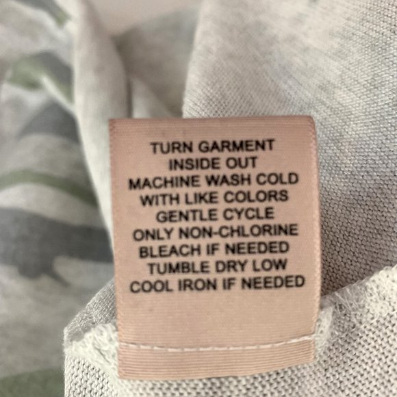 Philosophy Camo Soft Sweater High Low V-Neck Pullover Top Gray Green Size 1X NEW - Picture 7 of 7